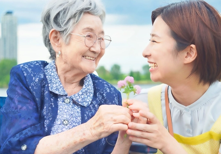 ベッド上の利用者様の現在の状態を把握しています。!